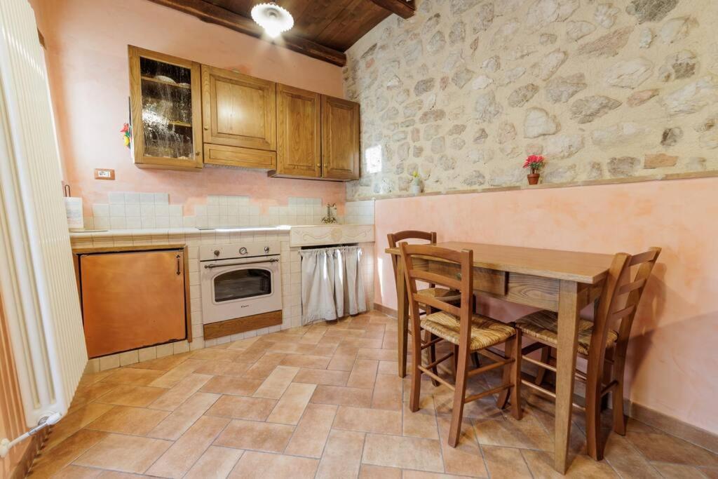 Appartamento Venturini Trevi Exteriör bild