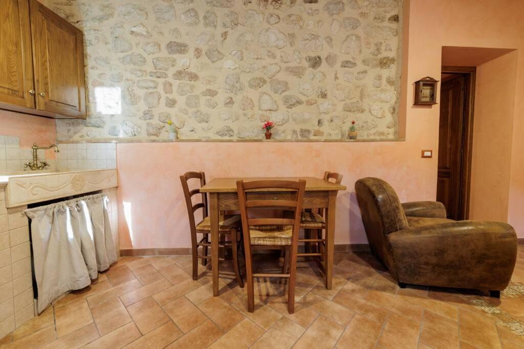Appartamento Venturini Trevi Exteriör bild
