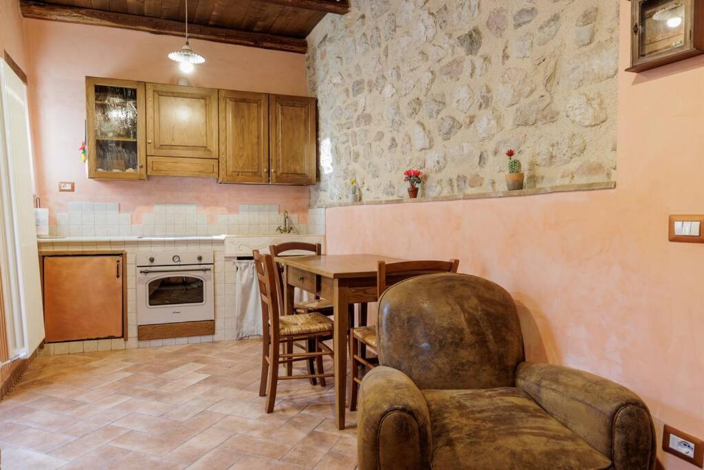 Appartamento Venturini Trevi Exteriör bild